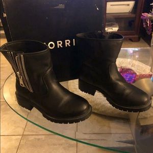 Boots size 8 Never worn outside zippers are cute